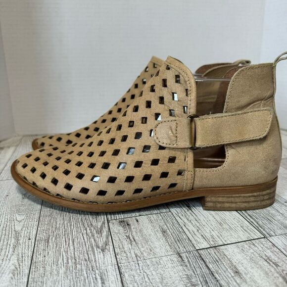 Musse & Cloud- Caila Tan Perforated Leather Ankle Boots- Sz. 38/7.5 - Picture 7 of 14